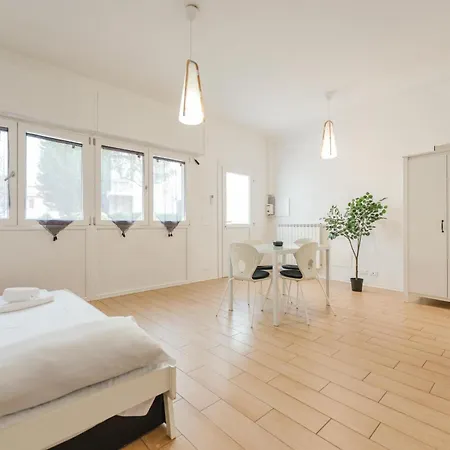 Francy - 15 Min From Venice & Mestre Train Station Διαμέρισμα